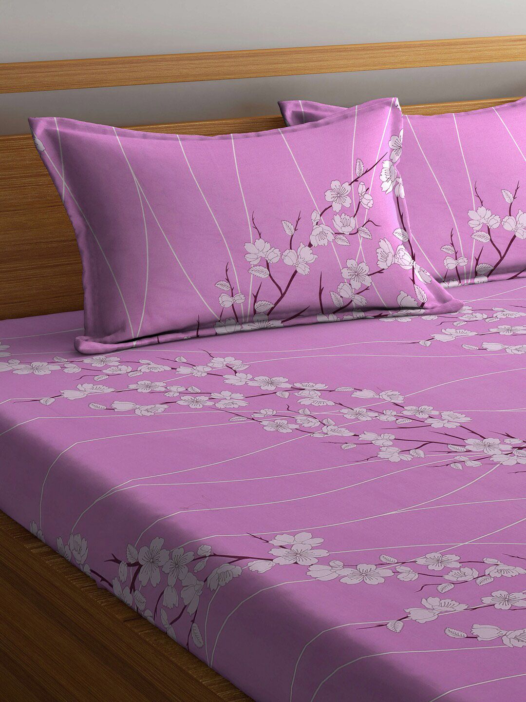 KLOTTHE Purple & White Floral-Printed Pure Cotton 400 TC King Bedsheet & 2 Pillow Covers