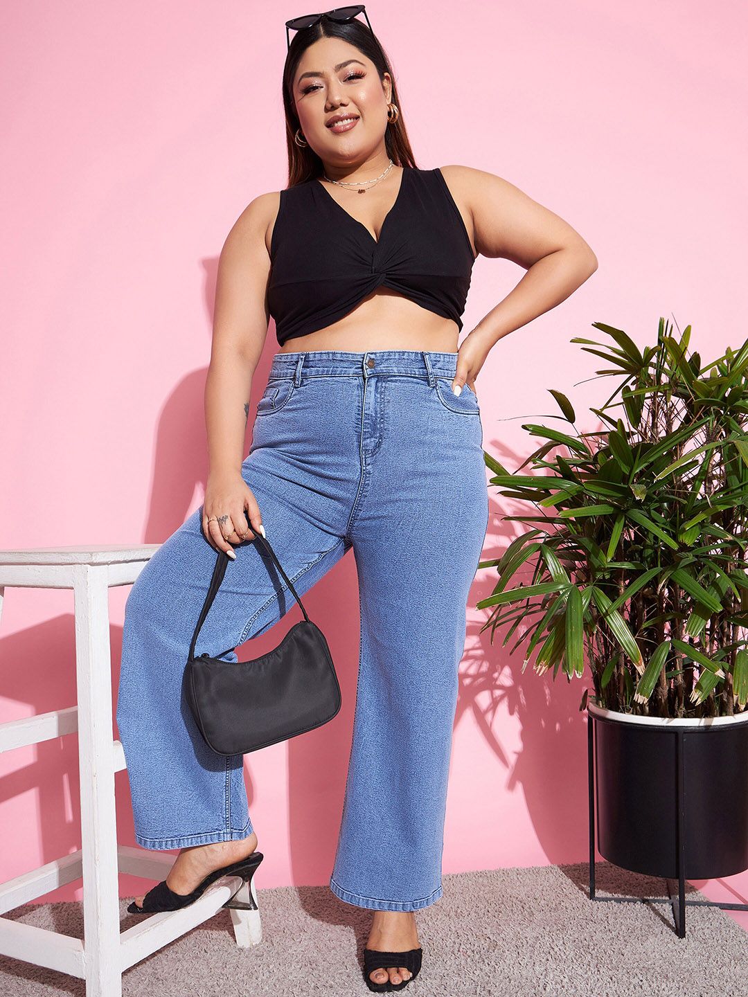 SASSAFRAS Curve Women Plus Size Straight Fit High-Rise Low Distress Stretchable Jeans