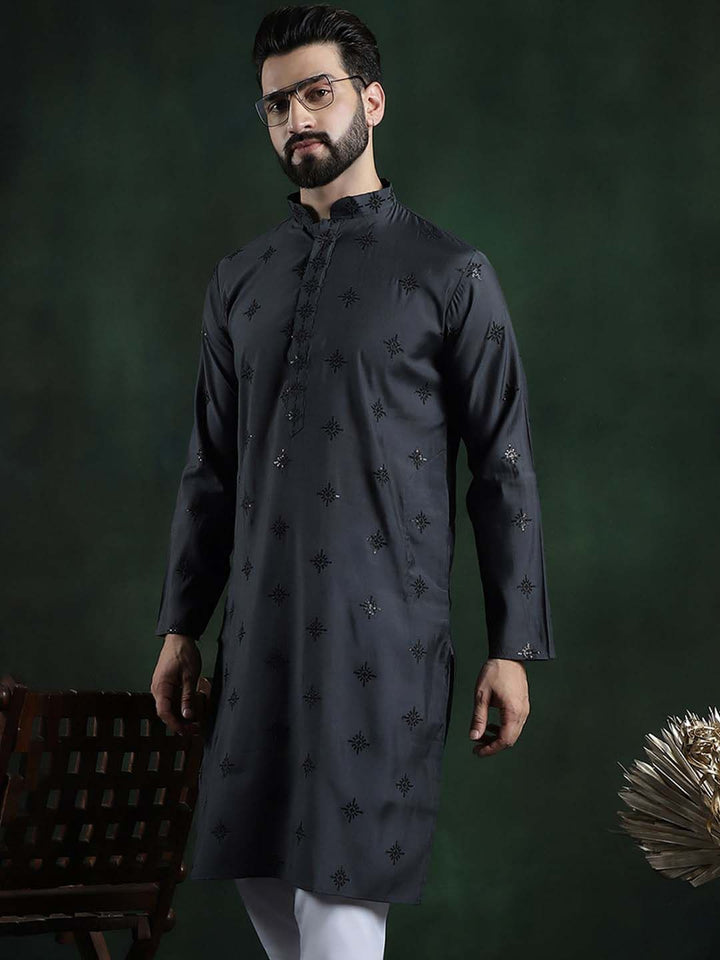 SOJANYA Ethnic Motifs Embroidered Mandarin Collar Sequinned Straight Kurta
