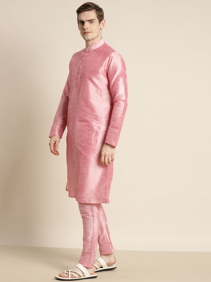 SOJANYA Men Embroidered Kurta with Churidar