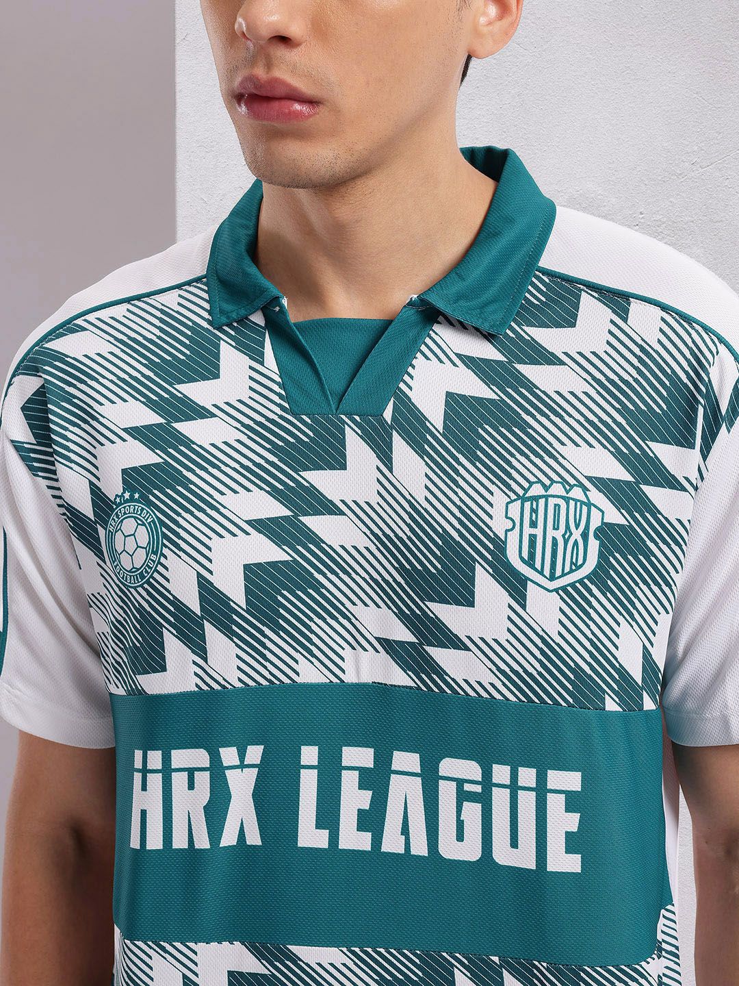 HRX by Hrithik Roshan Abstract & Typography Printed Polo Collar Football T-shirt