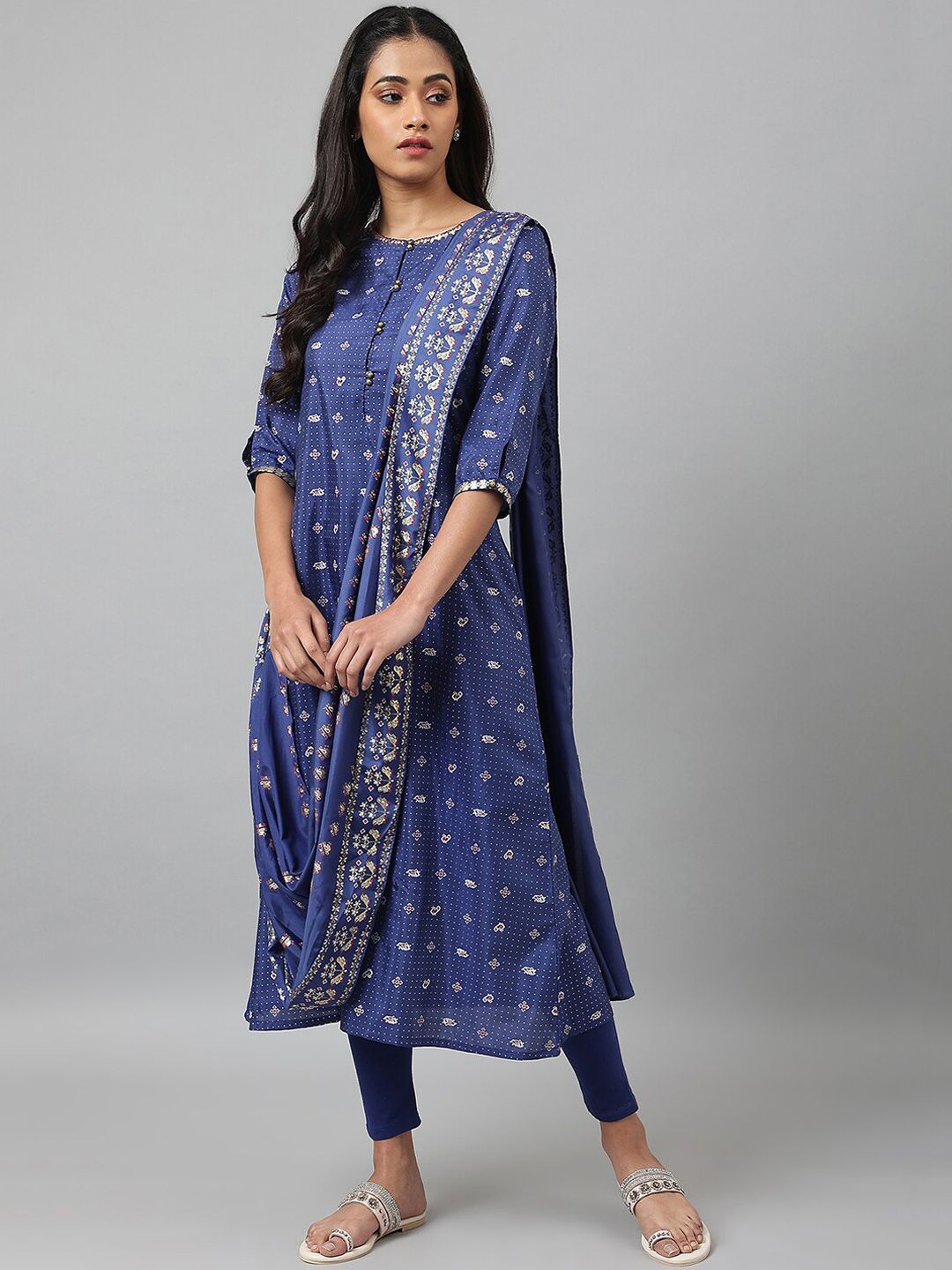W Women Festive Floral Print Shantung Kurta With Tight