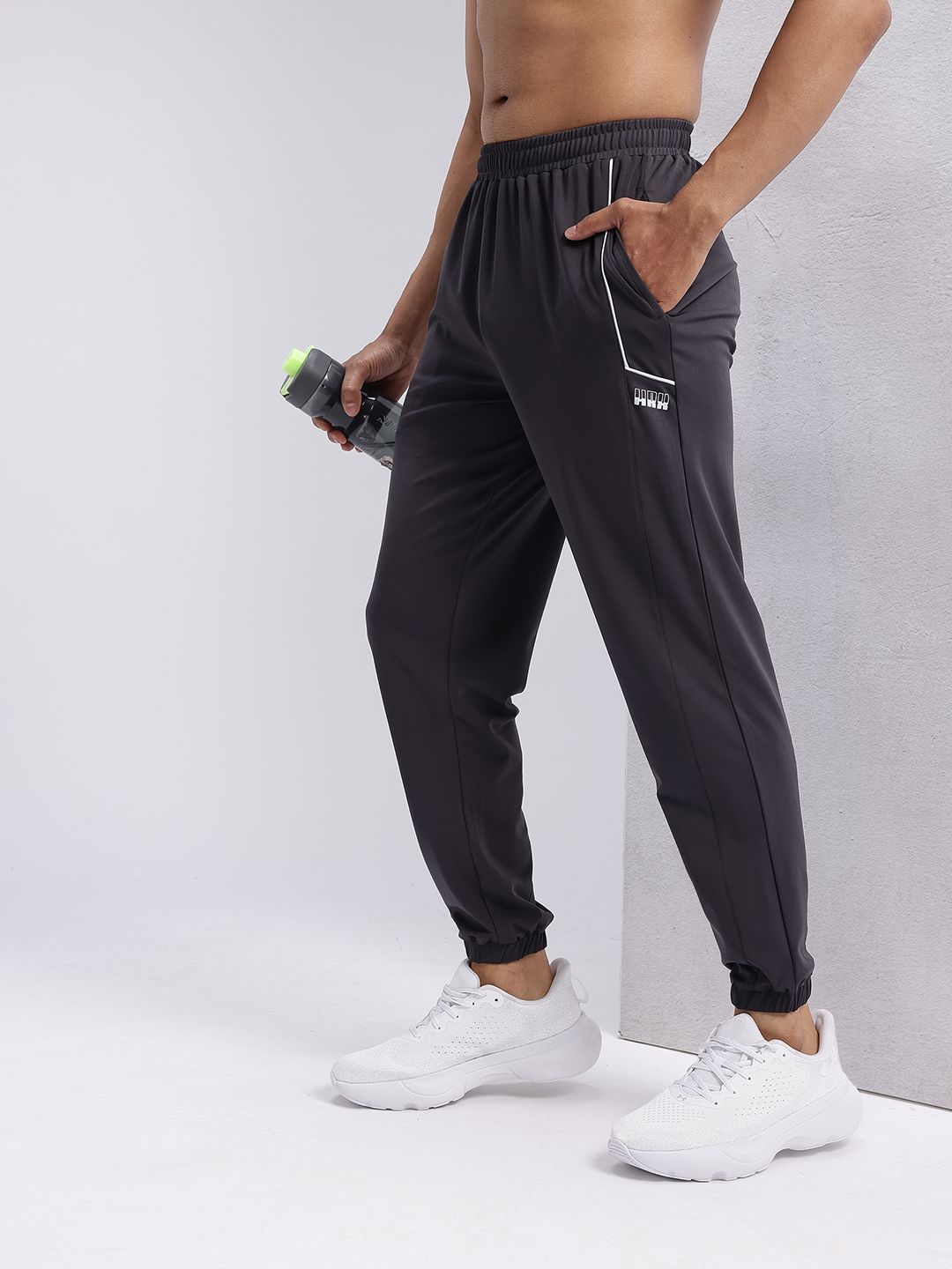 HRX by Hrithik Roshan Men Rapid-Dry Mid-Rise Regular Fit Training Joggers