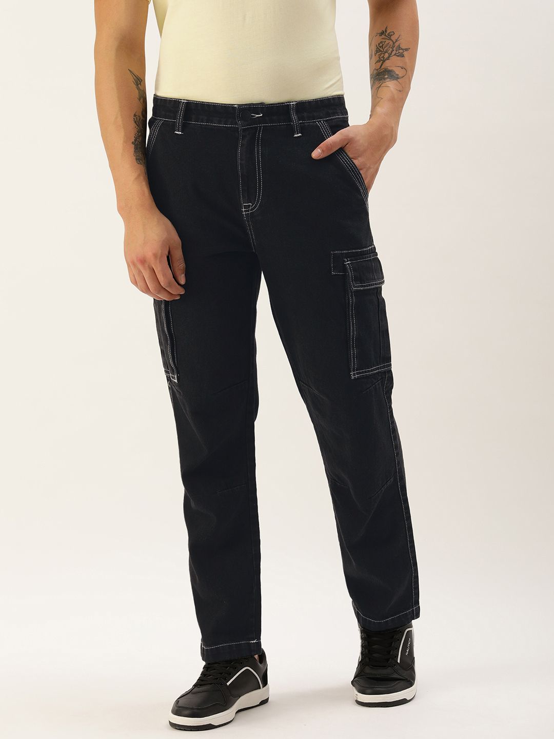 Bene Kleed Men Mid-Rise Relaxed Fit Cargo Jeans with Contrast Stitch