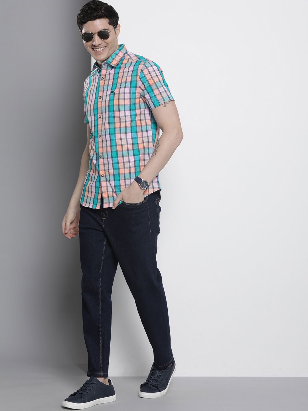 The Indian Garage Co Men Slim Fit Opaque Checked Casual Shirt