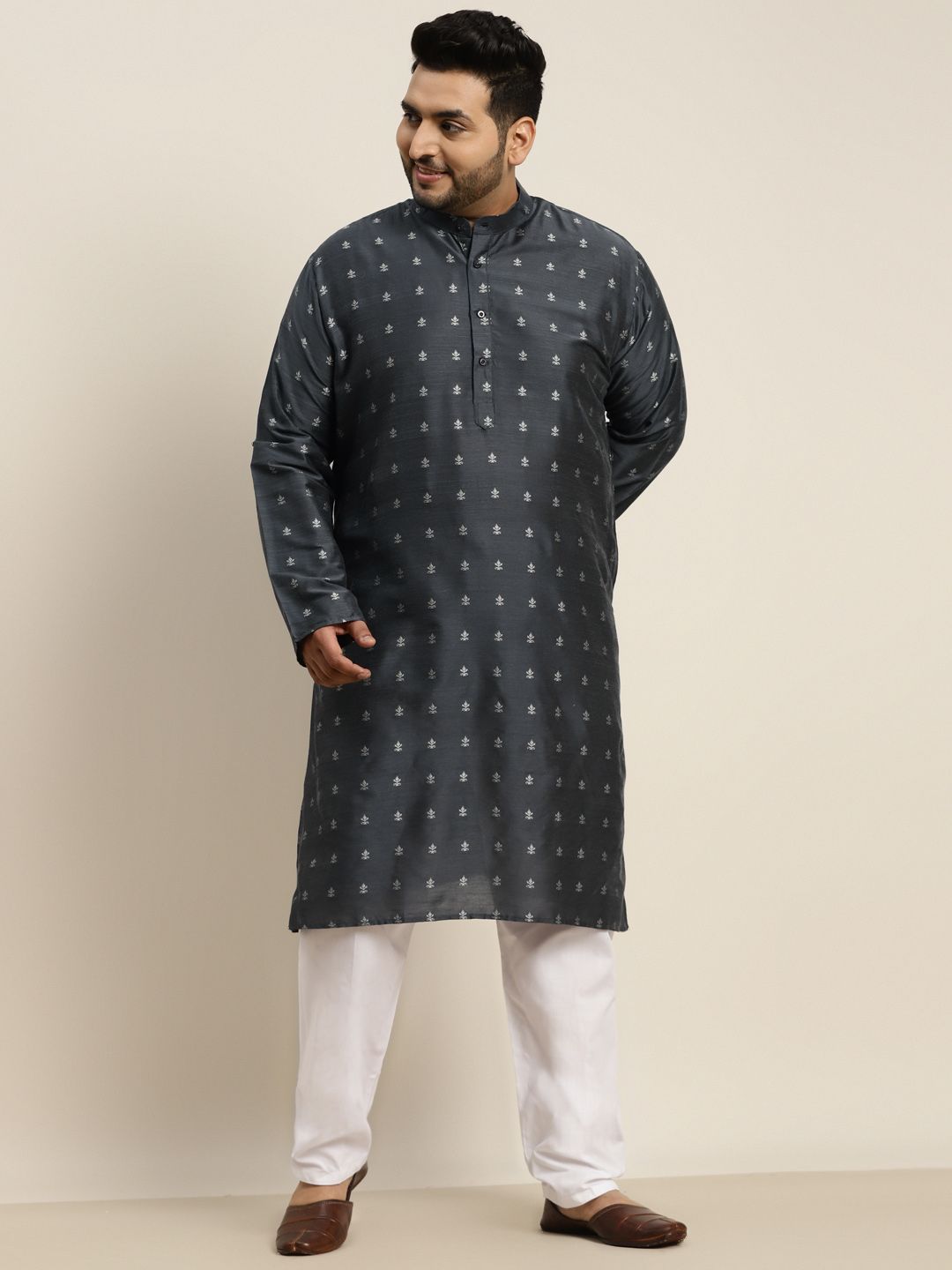 SOJANYA PLUS Lelaki Charcoal Grey & Silver Jacquard Silk Woven Design Kurta Lurus