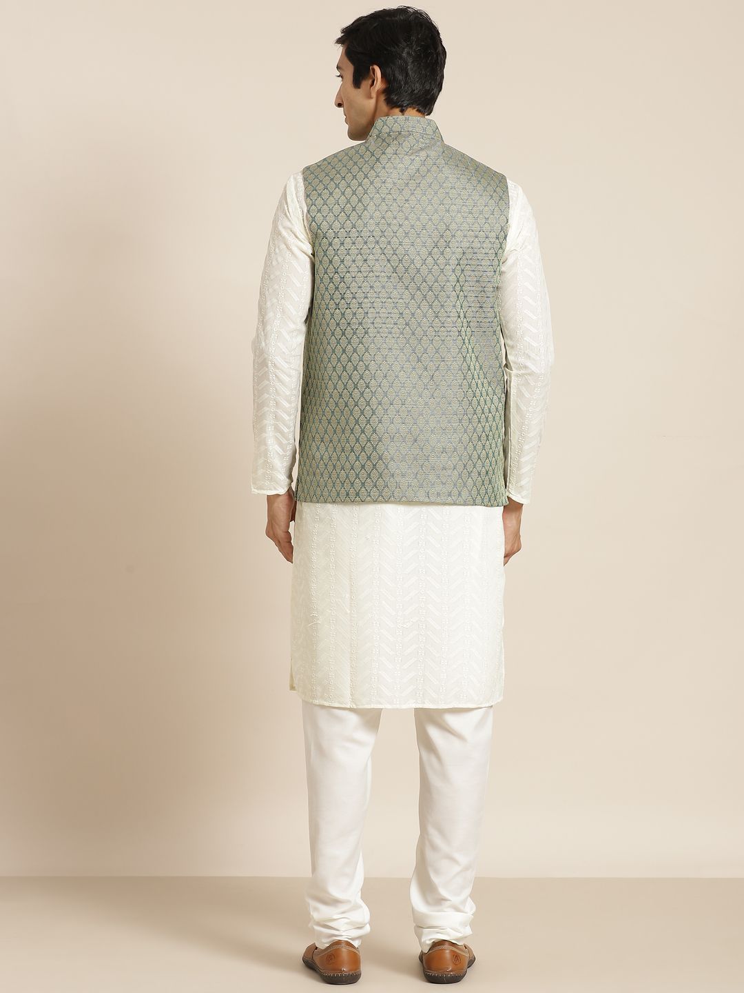 SOJANYA Men Cream-Coloured Chikankari Pure Cotton Kurta with Churidar & Nehrujacket