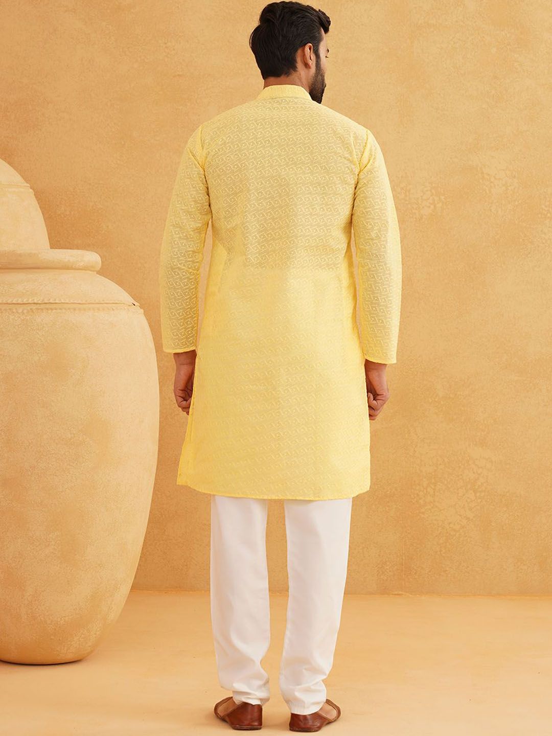 SOJANYA Benang Kolar Mandarin Bersulam Geometrik Berfungsi Kurta Kapas Tulen Dengan Churidar
