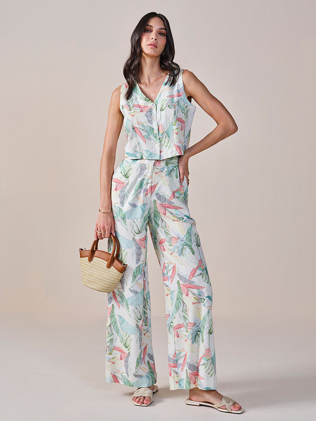 AND Printed V-Neck Shirt With Trousers