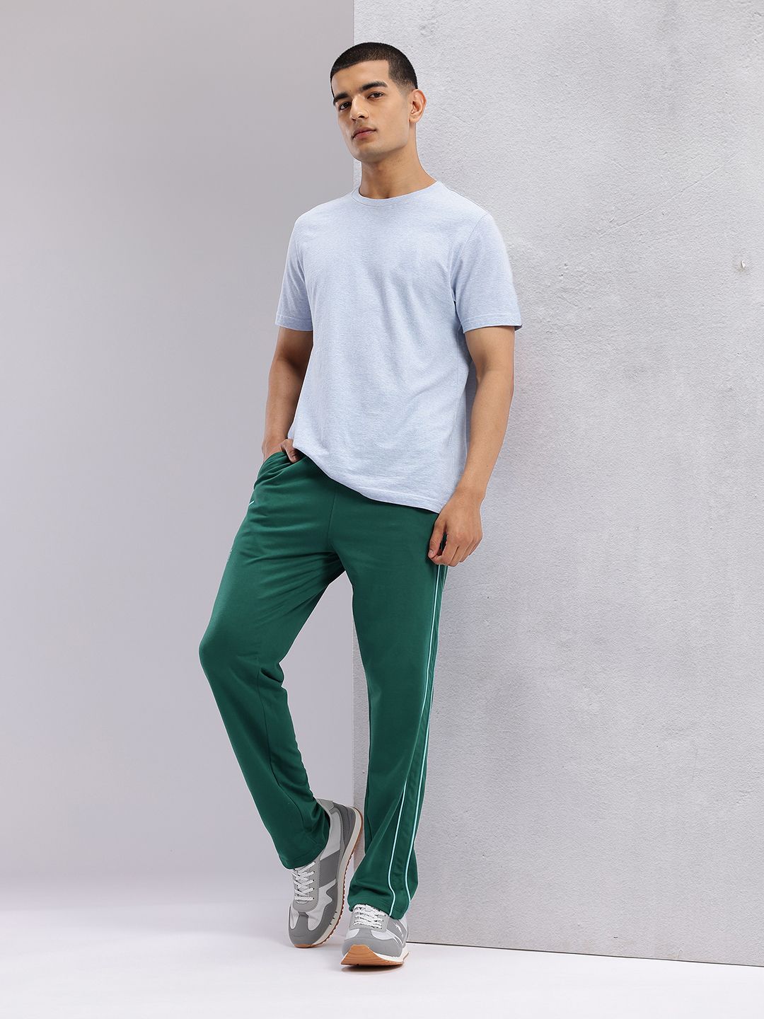HRX by Hrithik Roshan Men Contrast Piping Mid-Rise Lifestyle Track Pants