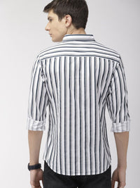 The Indian Garage Co Men White & Navy Blue Slim Fit Striped Casual Shirt