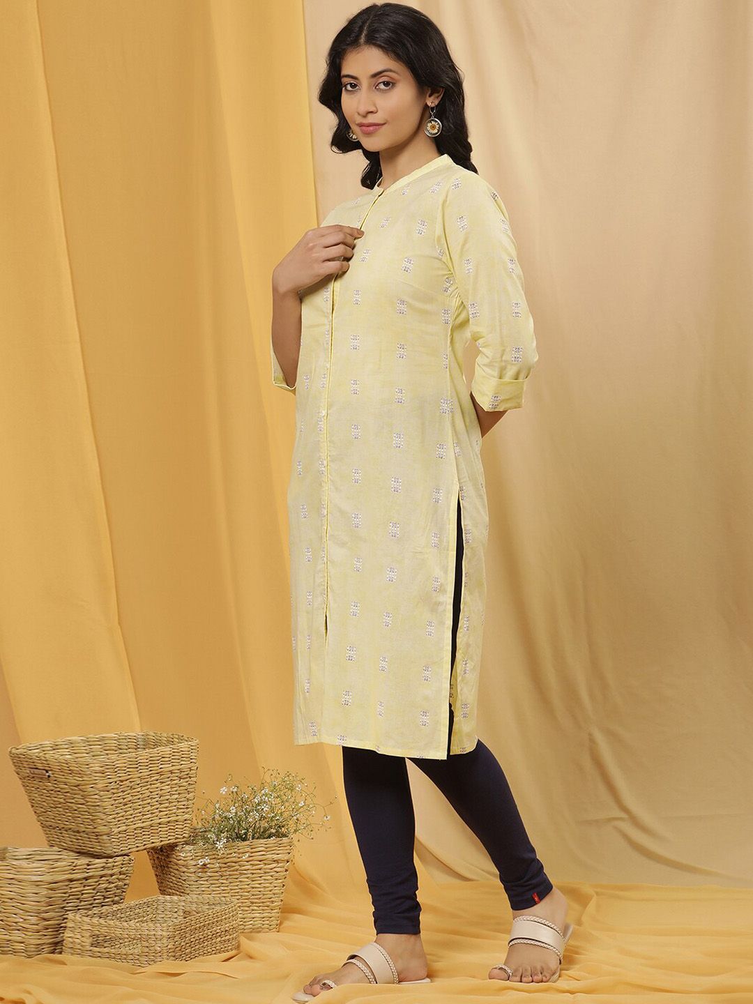 W Floral Printed Regular Pure Cotton Kurta With Tight