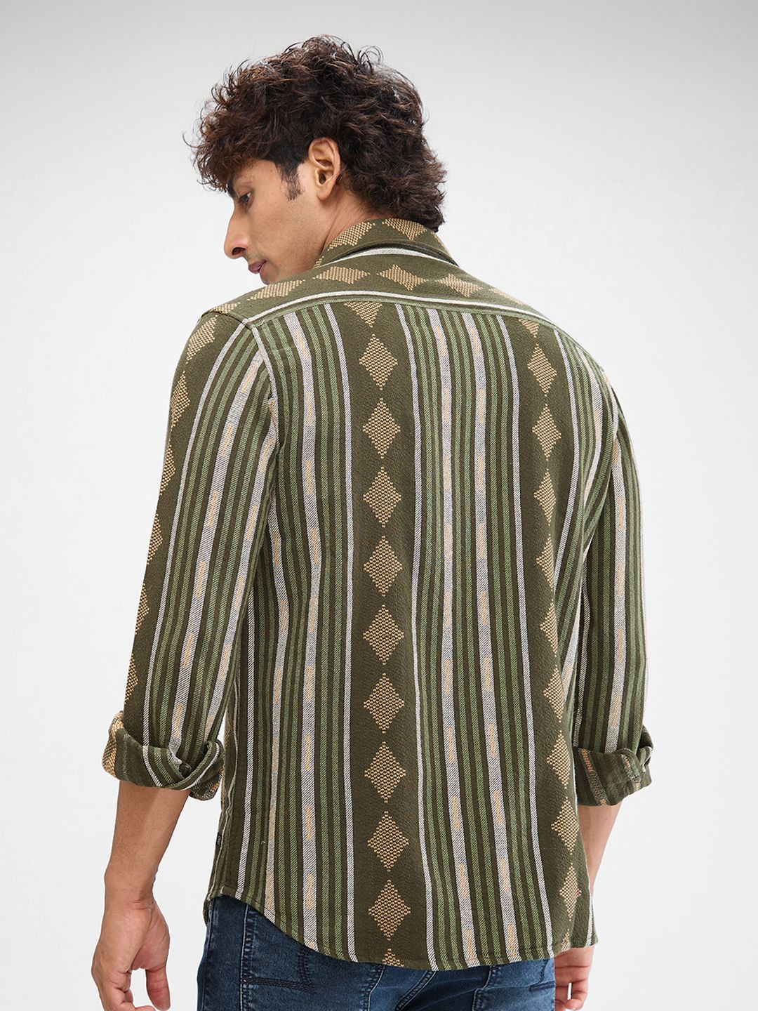SPYKAR Men Slim Fit Opaque Striped Casual Shirt