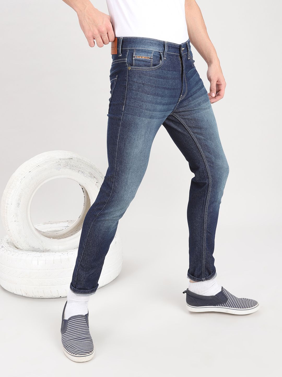 The Indian Garage Co Men Blue Slim Fit Low-Rise Clean Look Stretchable Jeans