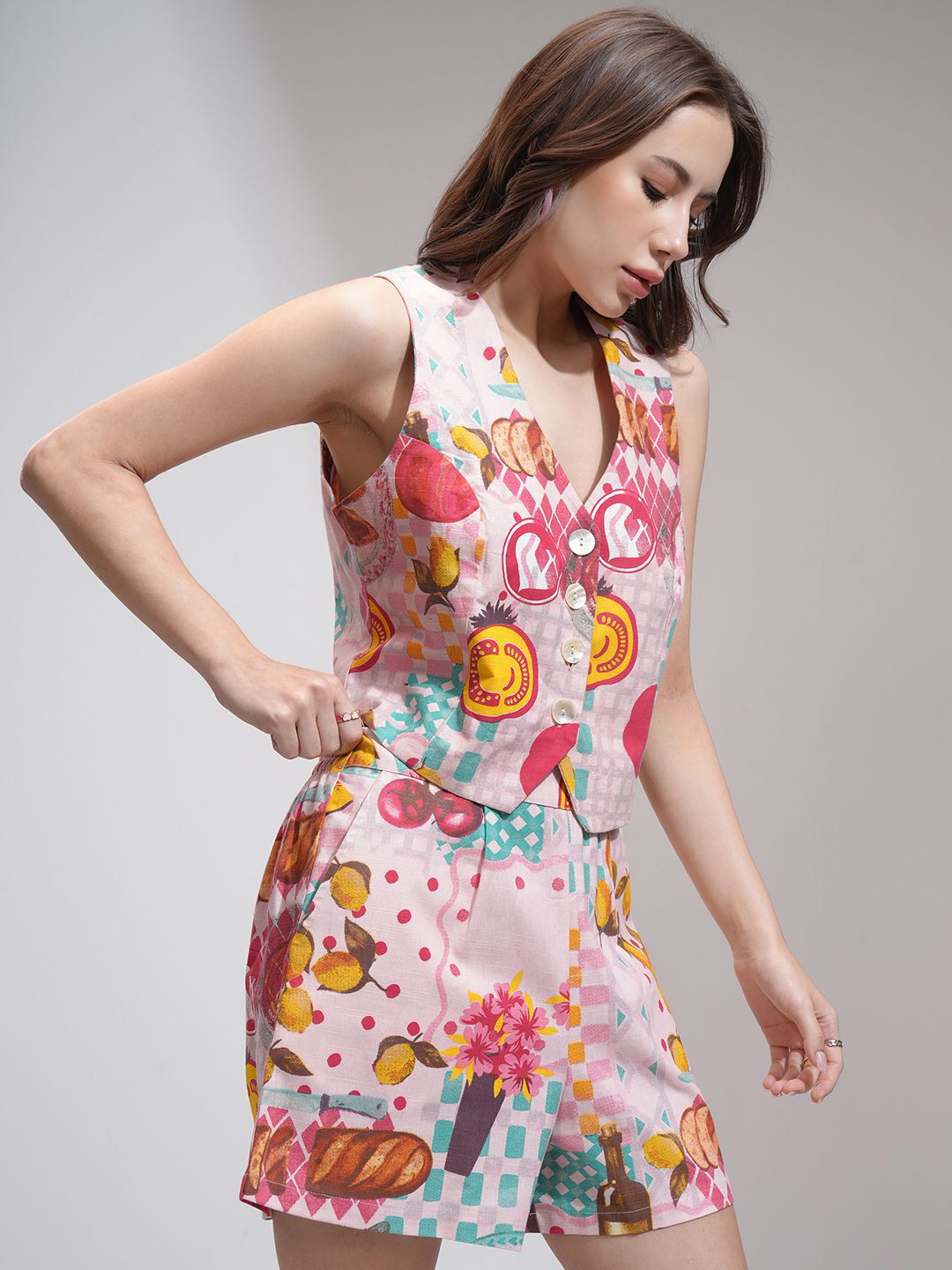 ESPYR By Tokyo Talkies Women Printed Waistcoat And Shorts Co-Ord Set