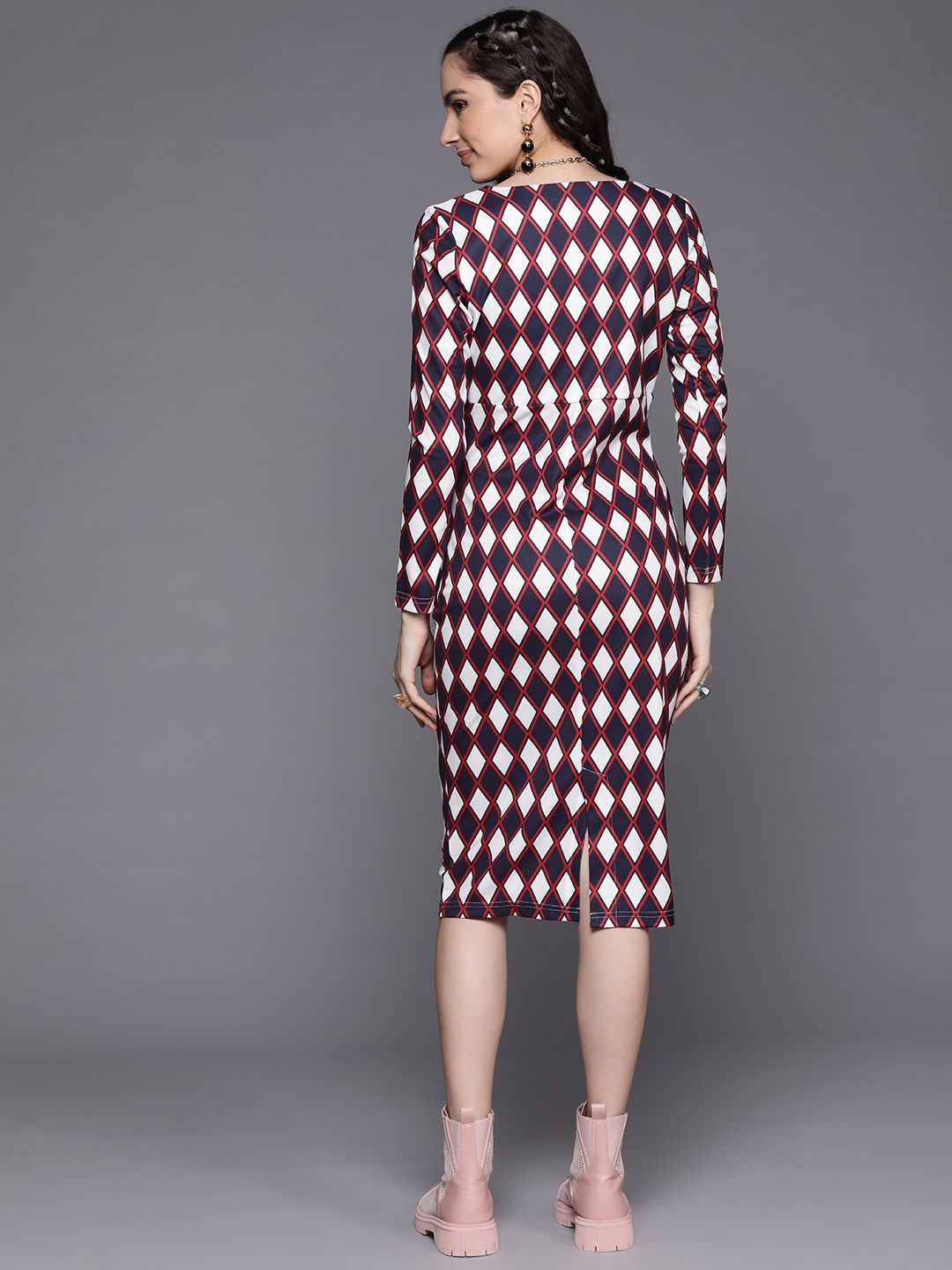SASSAFRAS Women Navy Blue & White Printed Bodycon Midi Dress