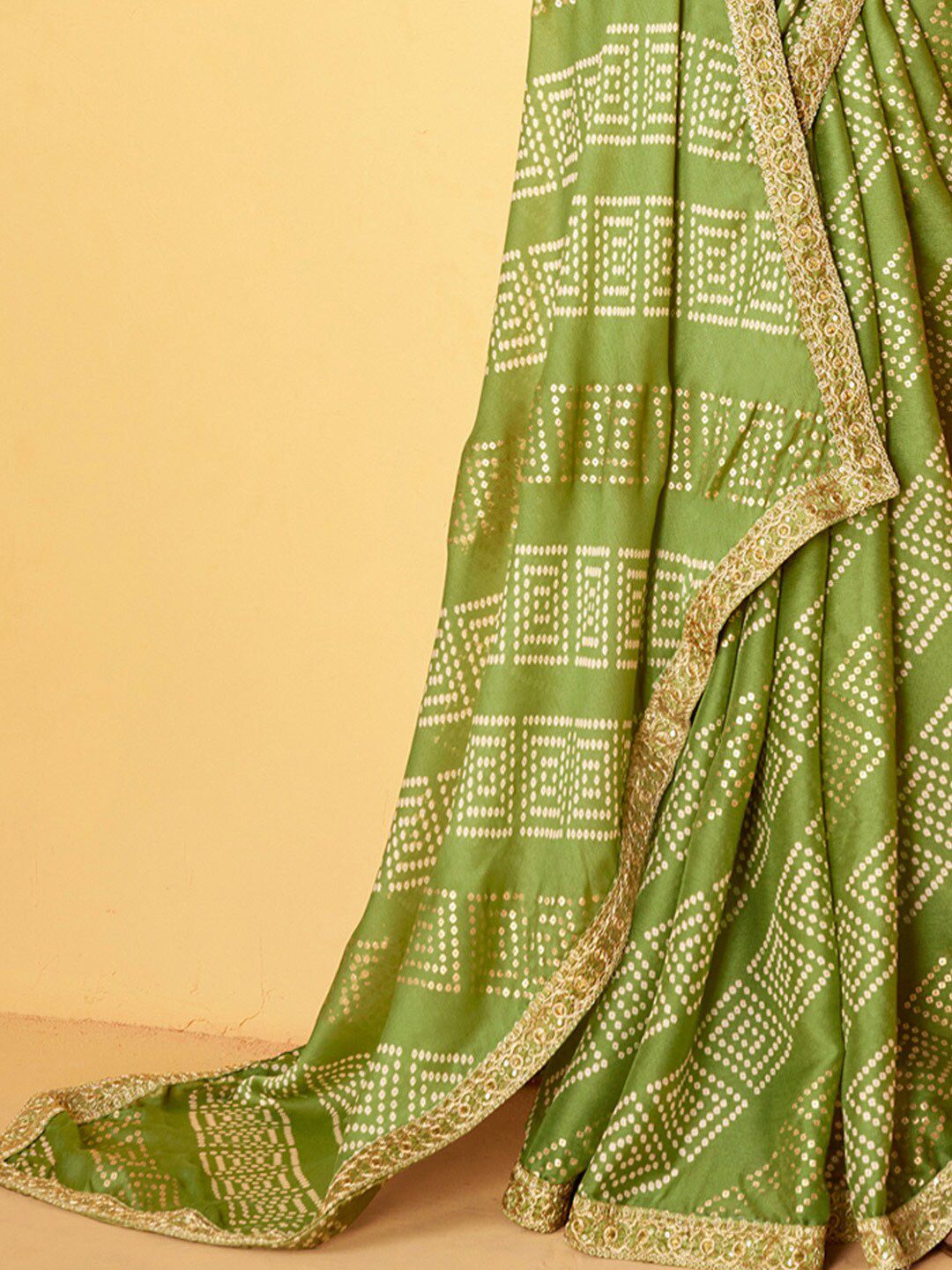 Saree mall Green Bandhani Printed Embroidered Poly Chiffon Saree