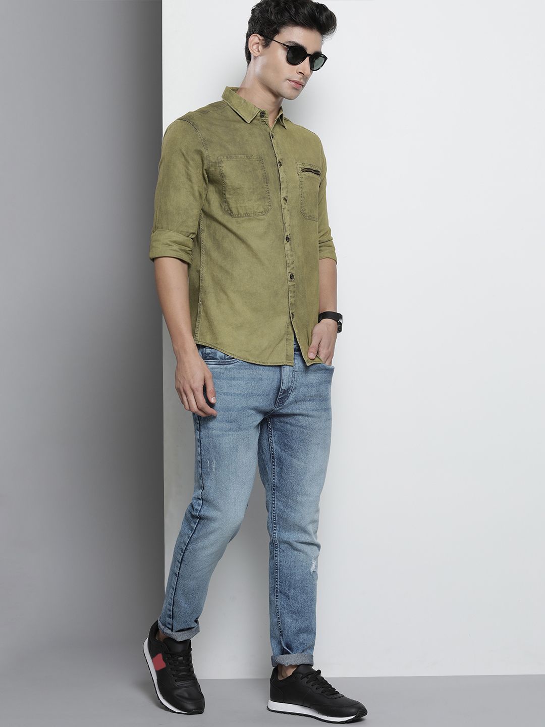 The Indian Garage Co Men Olive Green Solid Pure Cotton Casual Shirt