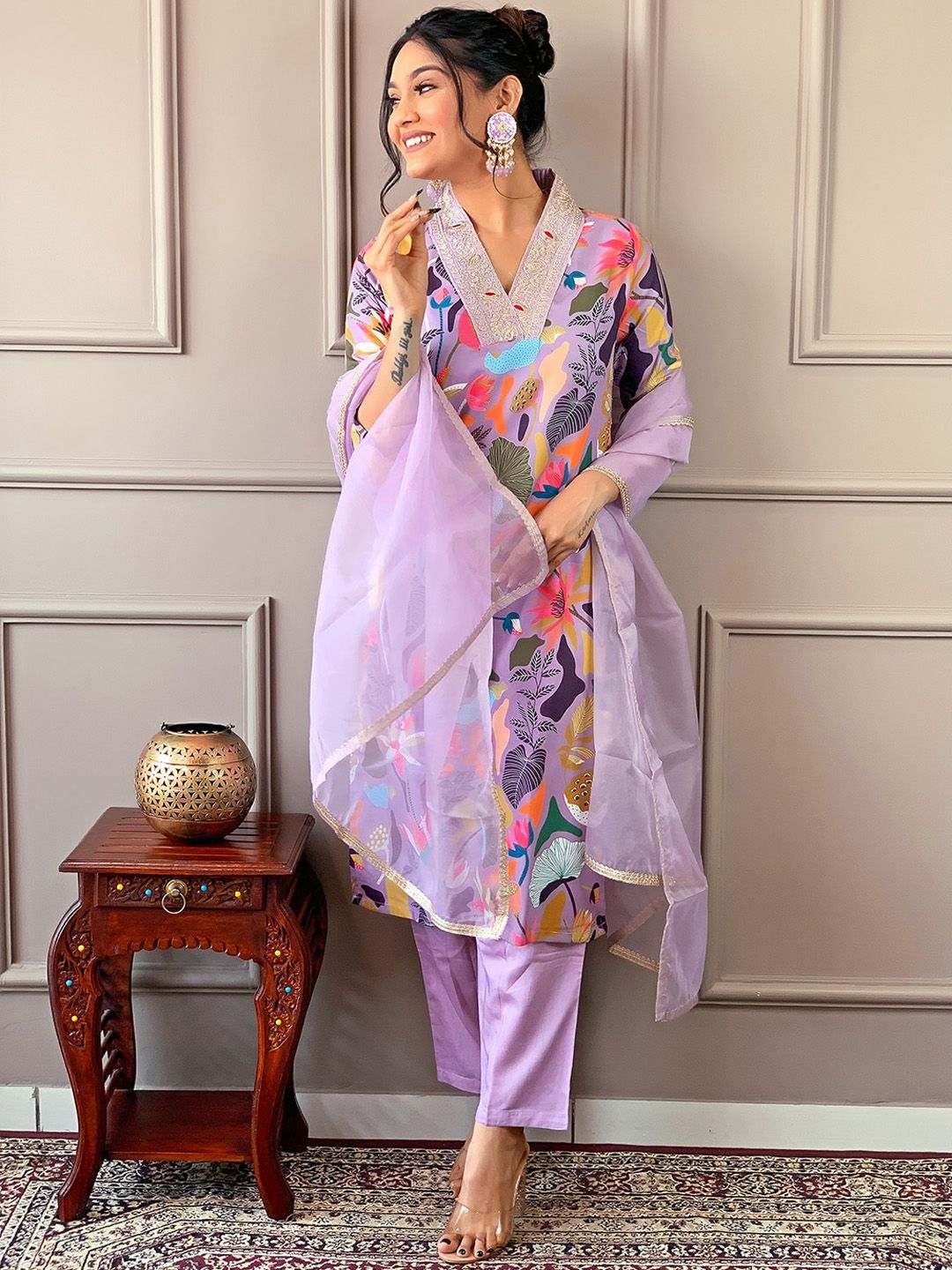 KALINI Floral Embroidered V-Neck Three-Quarter Sleeves Thread Work Kurta Set