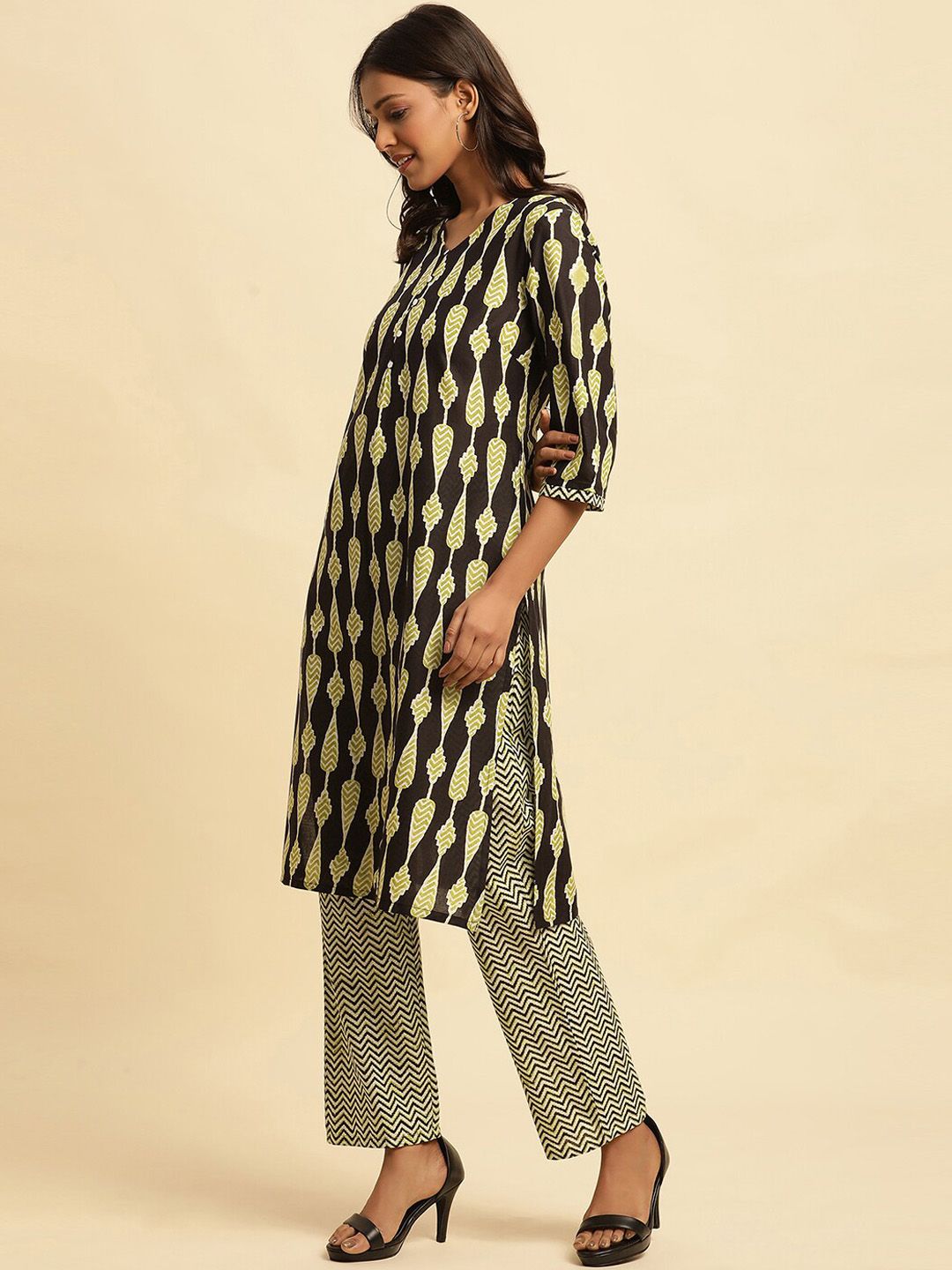 W Ethnic Motifs Printed Pure Cotton Straight Kurta With Trouser