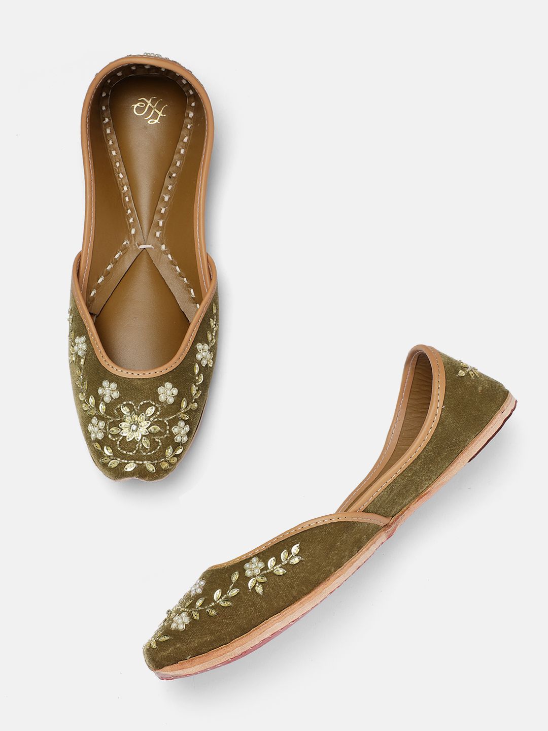 House of Pataudi Women Ethnic Embellished Mojaris