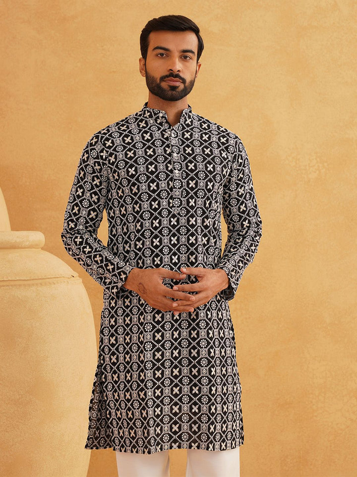 SOJANYA Motif Etnik Bersulam Kolar Mandarin Kurta Lurus Labuci Kapas