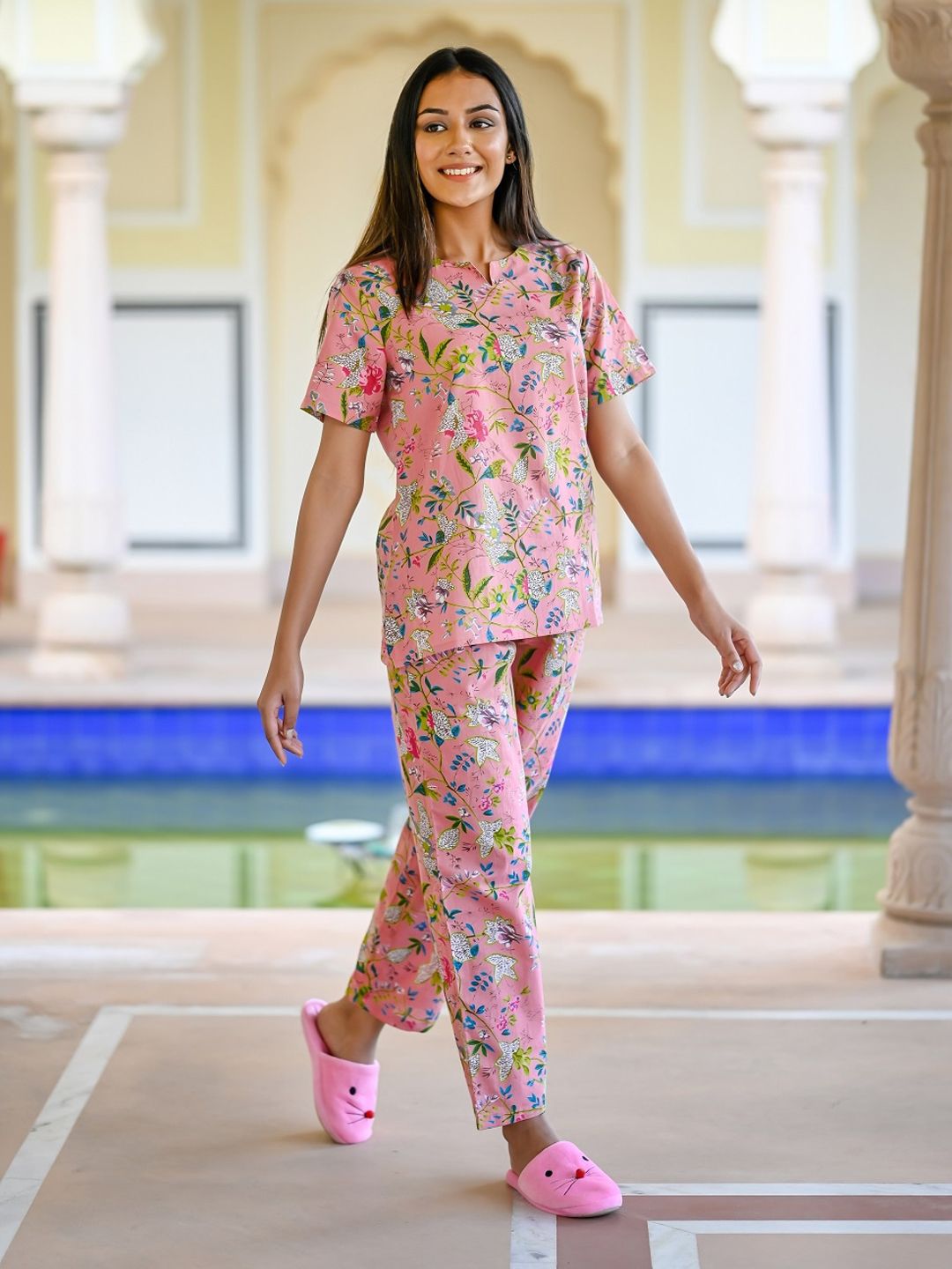 SANSKRUTIHOMES Women Peach-Coloured & Green Printed Pure Cotton Night suit