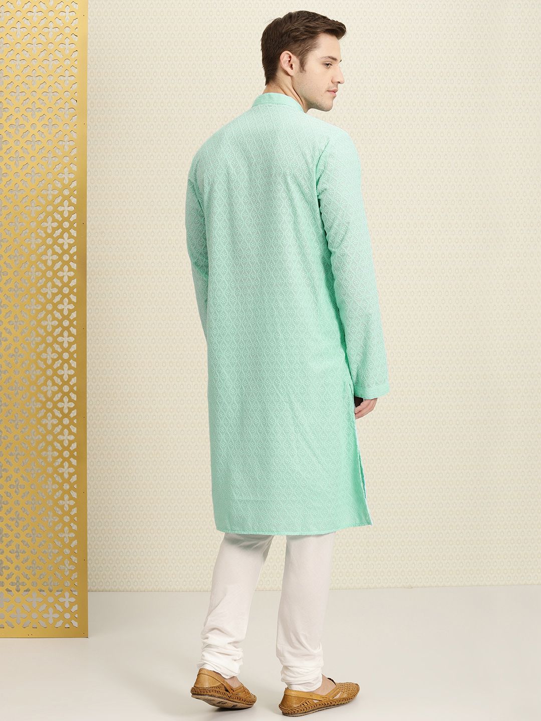 House of Pataudi Men Turquoise Blue Chikankari Embroidered Straight Kurta