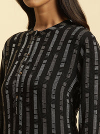 W Striped Mandarin Collar Kurta