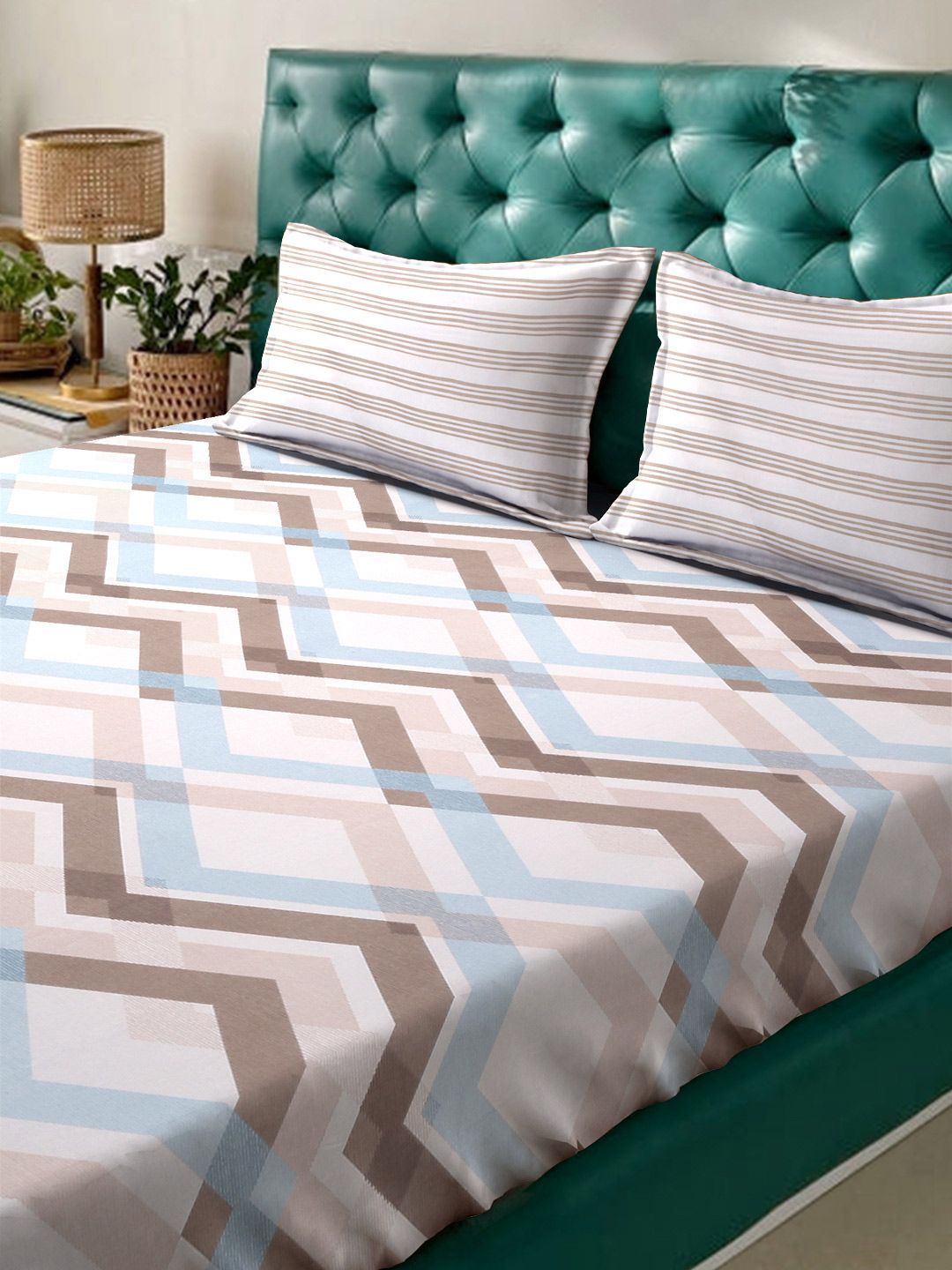 Myntra Elegant Homes White Chevron Polycotton 300 TC Dilengkapi Cadar King Halus dengan 2 Sarung Bantal-98 x 89 inci