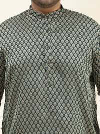 SOJANYA PLUS Men Bottle Green & Golden Jacquard Silk Woven Design Straight Kurta