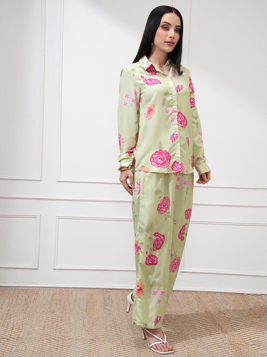 Vastralay Green Floral Printed Long Sleeves Shirt With Trousers