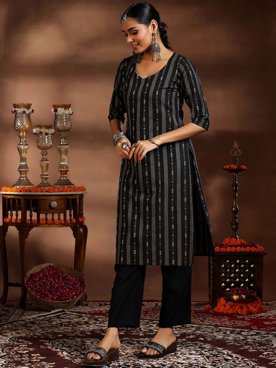 Libas Ethnic Motifs Thread Work Straight Kurta with Trousers & With Dupatta