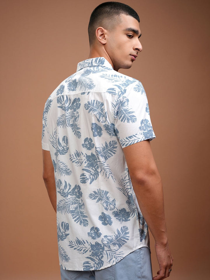 Highlander Men White & Blue Slim Fit Dicetak Baju Kasual