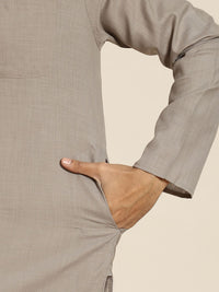 SOJANYA Men Grey Solid Kurta