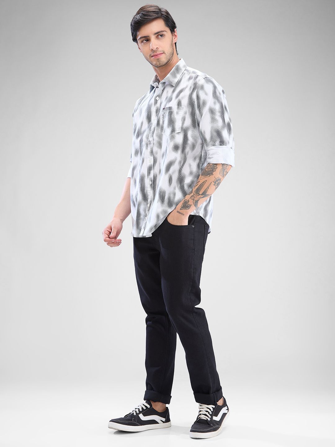 SPYKAR Men Slim Fit Opaque Abstract Printed Spread Collar Casual Shirt