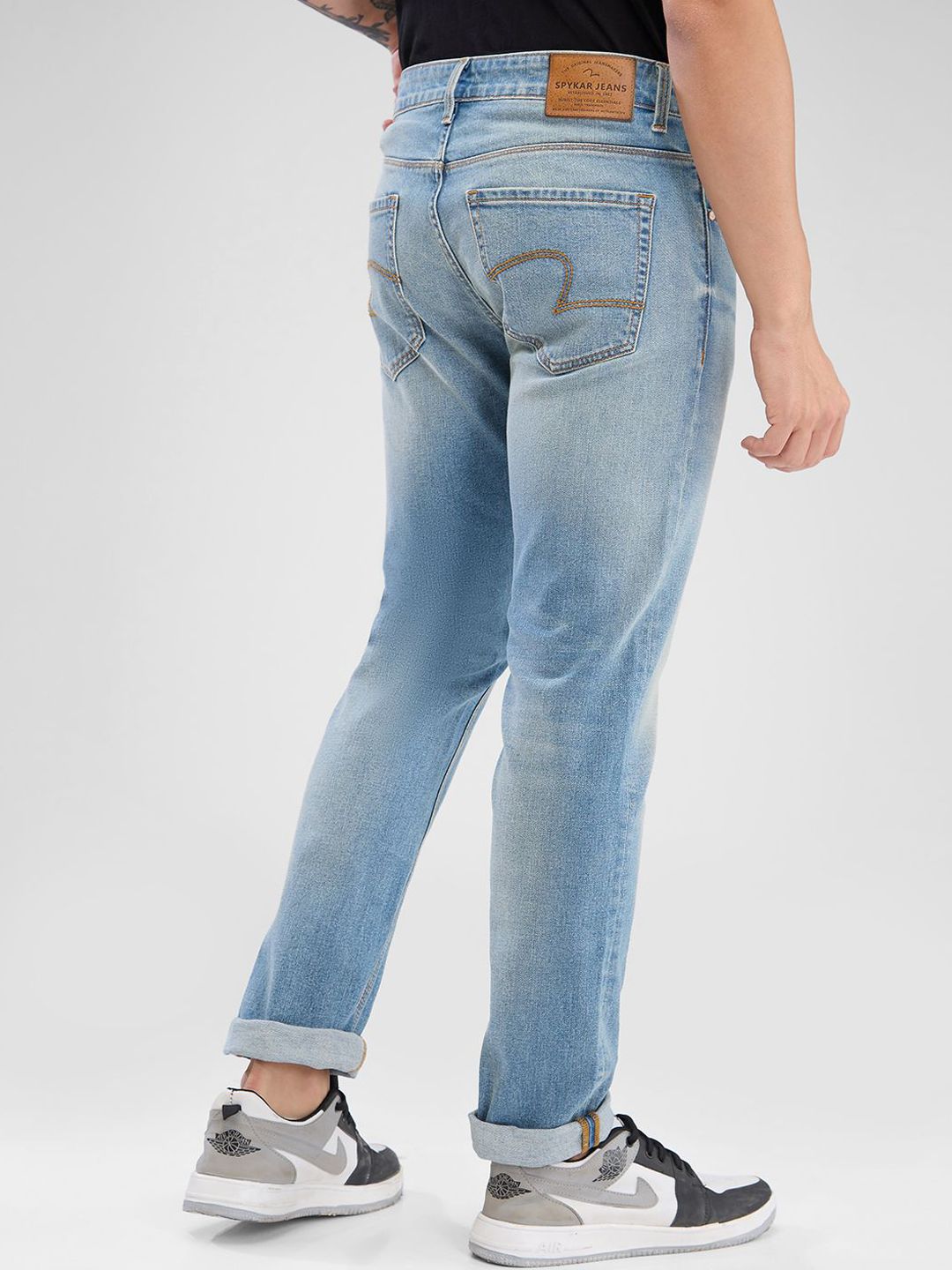 Spykar Men Slim Sesuai Rendah Beratur Rendah Look Heavy Fade Jeans Regangan