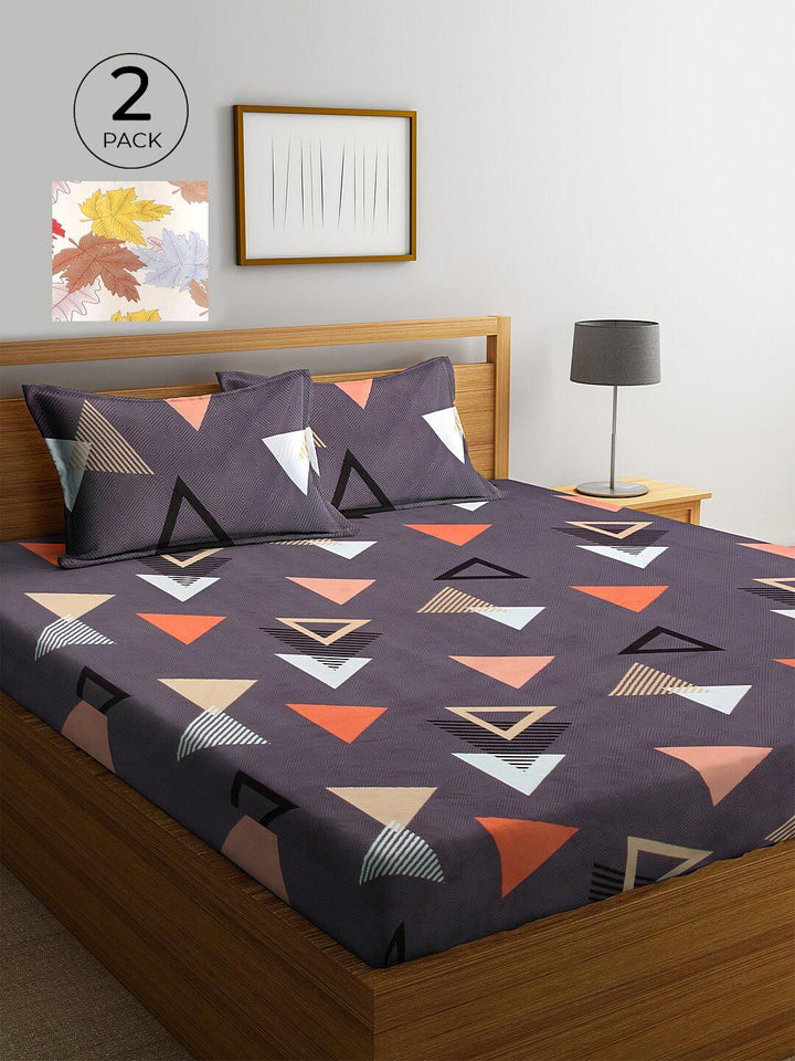 Pek KLOTTHE 2 Cadar Katil King 300 TC Geometri Putih & Merah dengan 4 Sarung Bantal