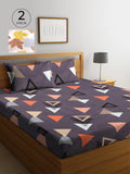 Pek KLOTTHE 2 Cadar Katil King 300 TC Geometri Putih & Merah dengan 4 Sarung Bantal