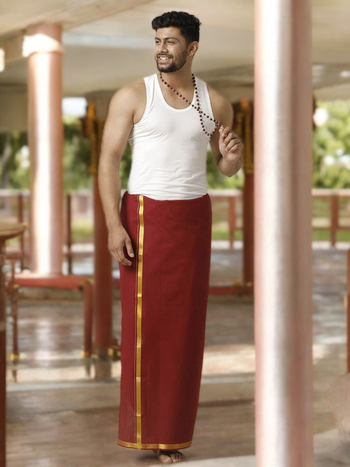 Ramraj Men Cotton Maroon Solid Devotional Gold Jari Sempadan Lapisan Tunggal Dhoti