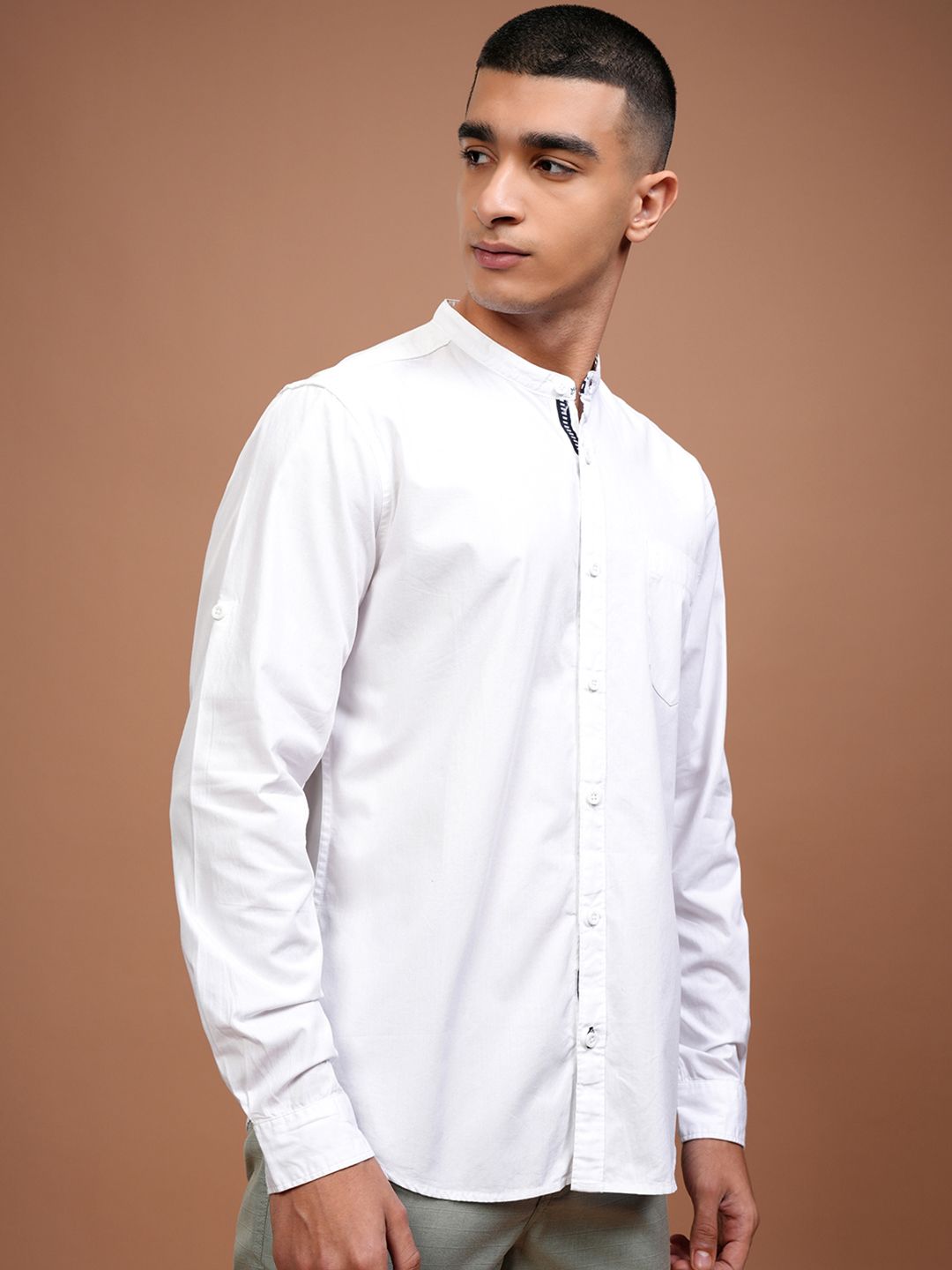 HIGHLANDER Men White Slim Fit Casual Shirt