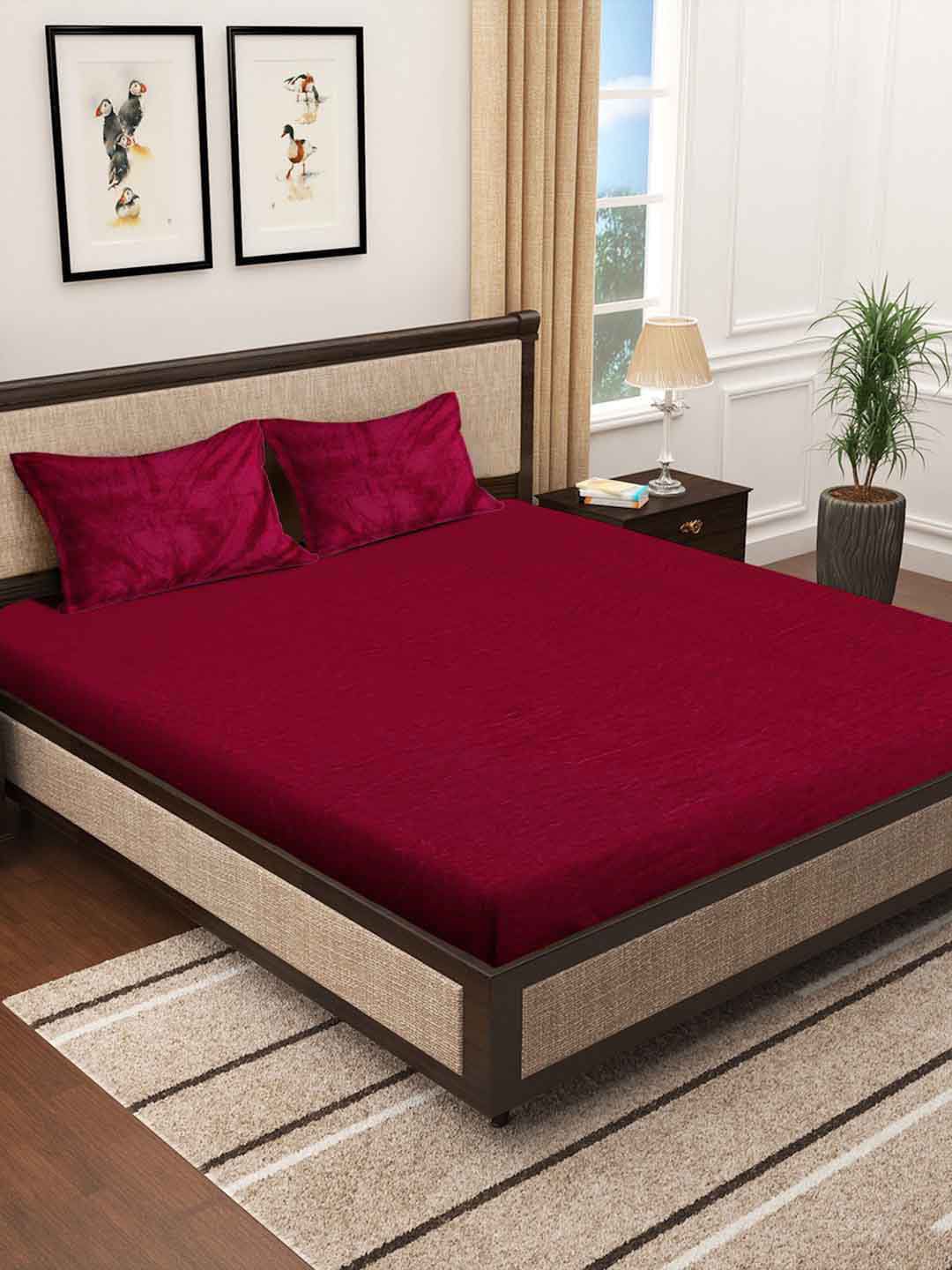KLOTTHE Red Solid Woolen 300 TC King Bedsheet with 2 Pillow Covers-250X225 cm