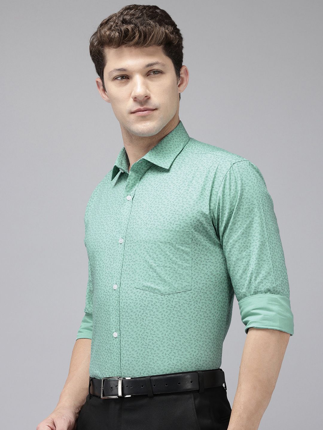 Park Avenue Pure Cotton Slim Fit Tropical Printed Opaque Formal Shirt