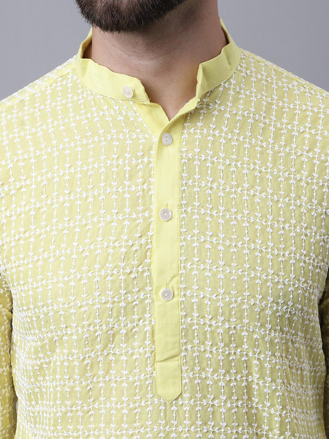 SOJANYA Men Floral Embroidered Pure Cotton Kurta With Pyjamas & Nehru Jacket