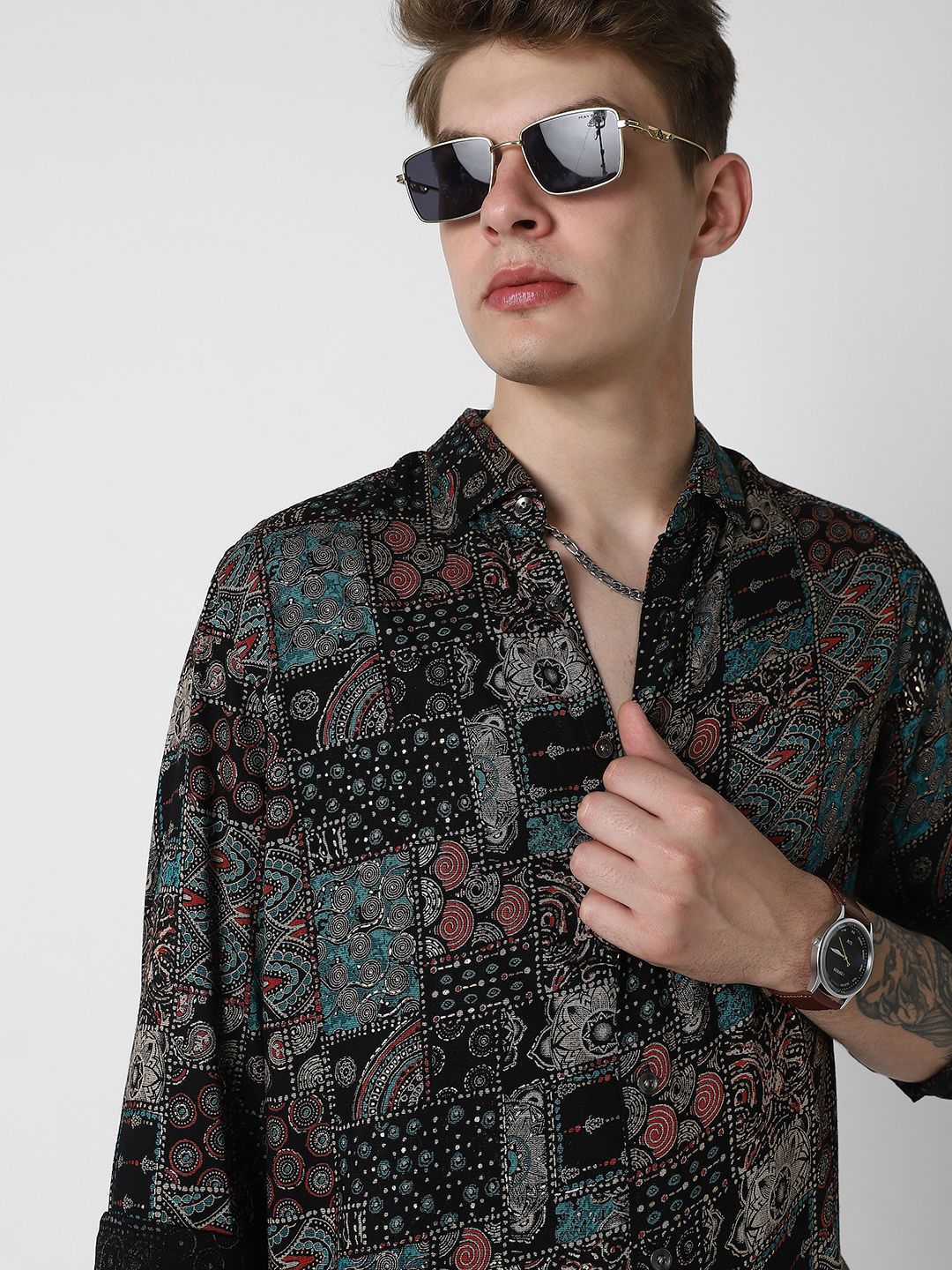 VASTRADO Men Classic Slim Fit Ethnic Motifs Printed Casual Shirt