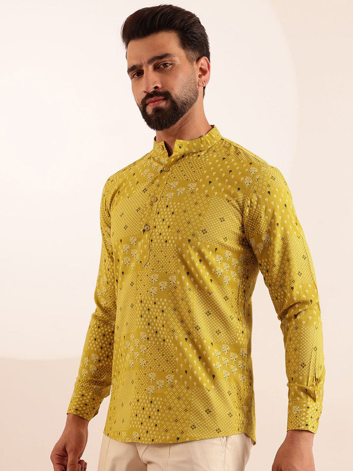 Kurta Pendek Kolar Mandarin Bercetak Motif Etnik Anouk