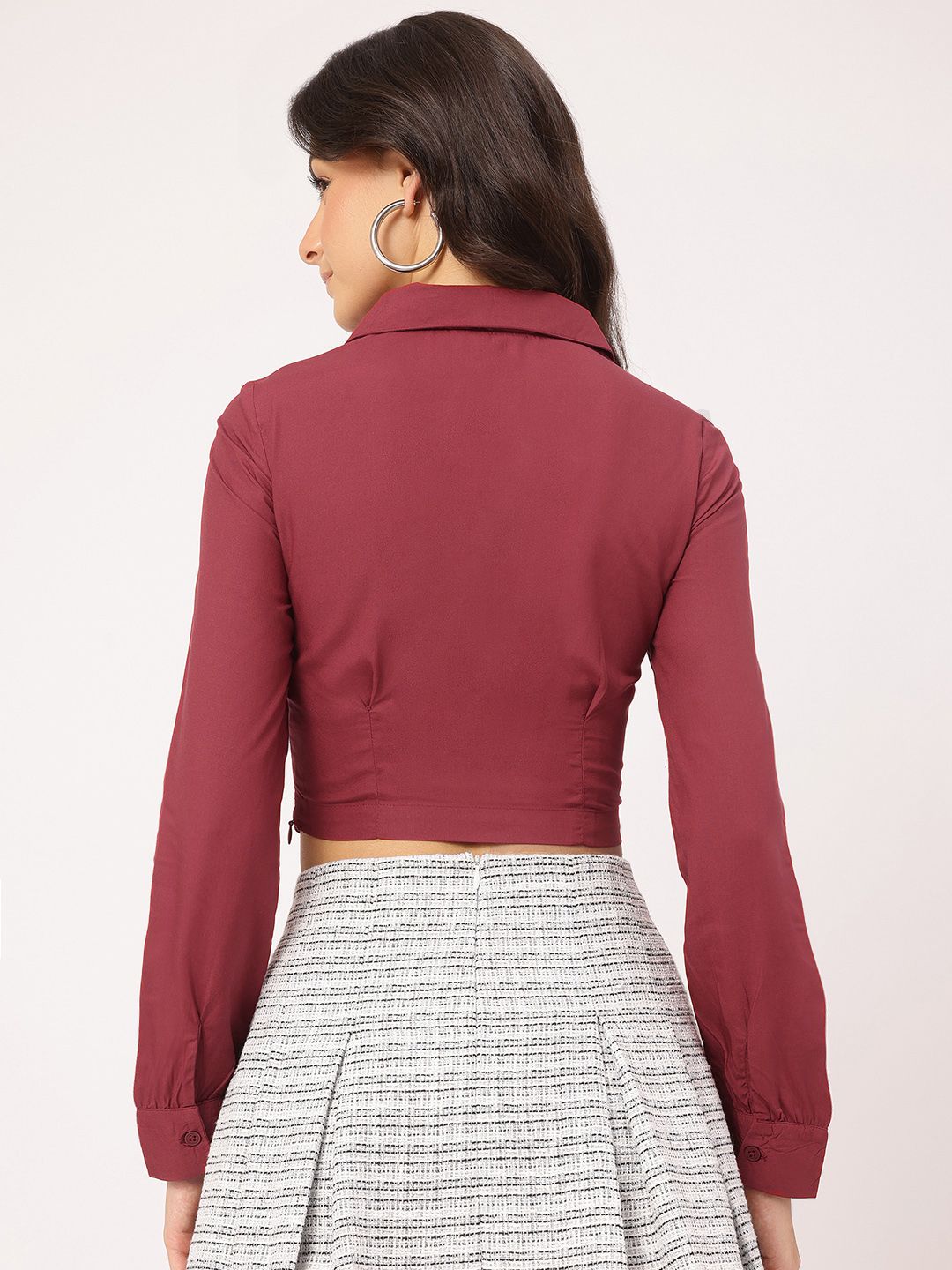 DressBerry Elegant Edge Cut-Out Fitted Top