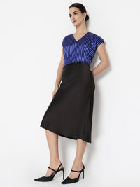 Rareism Women Vertical Striped V-Neck Top