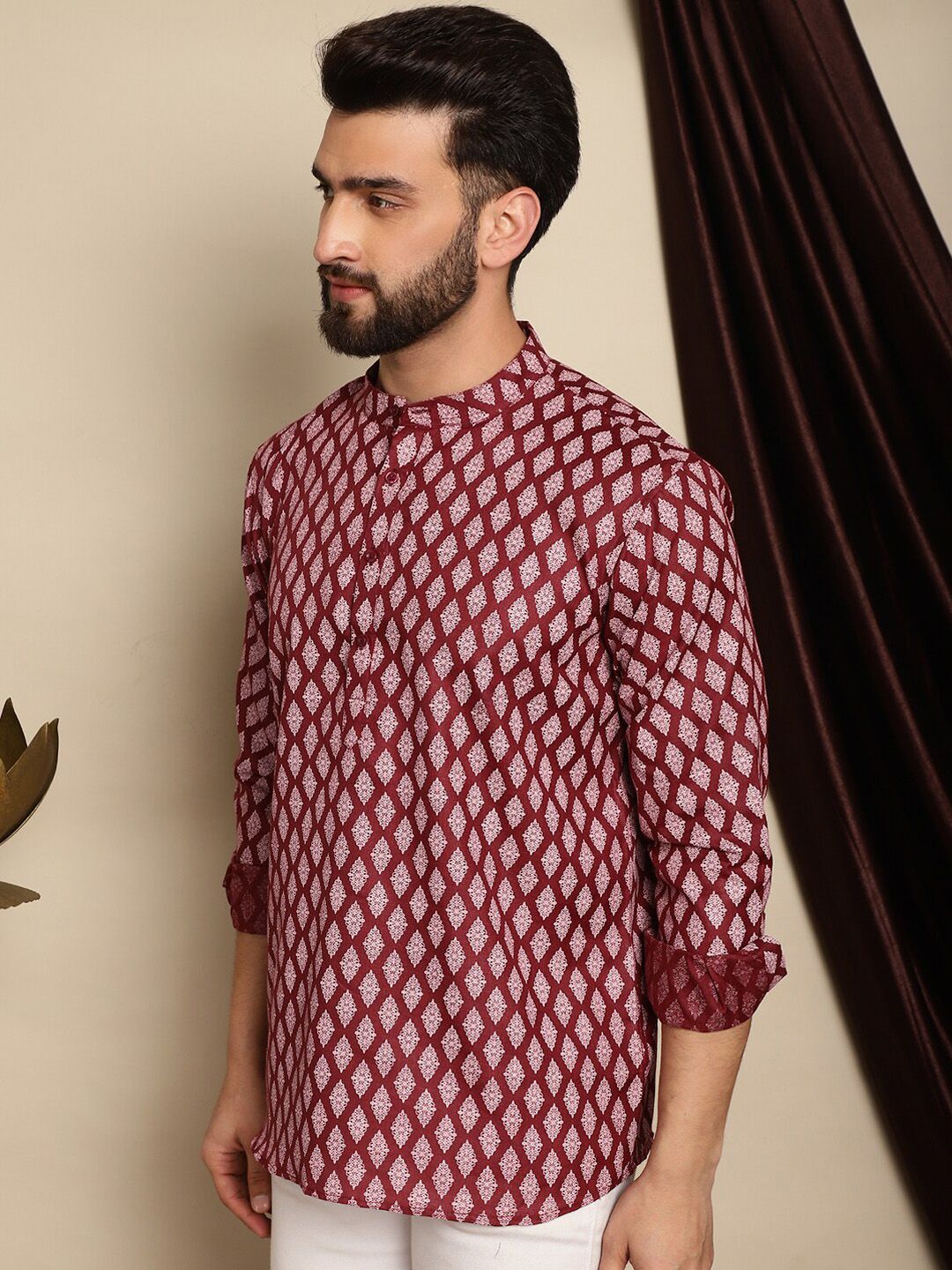 Kurta Pendek Kolar Jalur Bercetak Motif Etnik Maroon Anouk