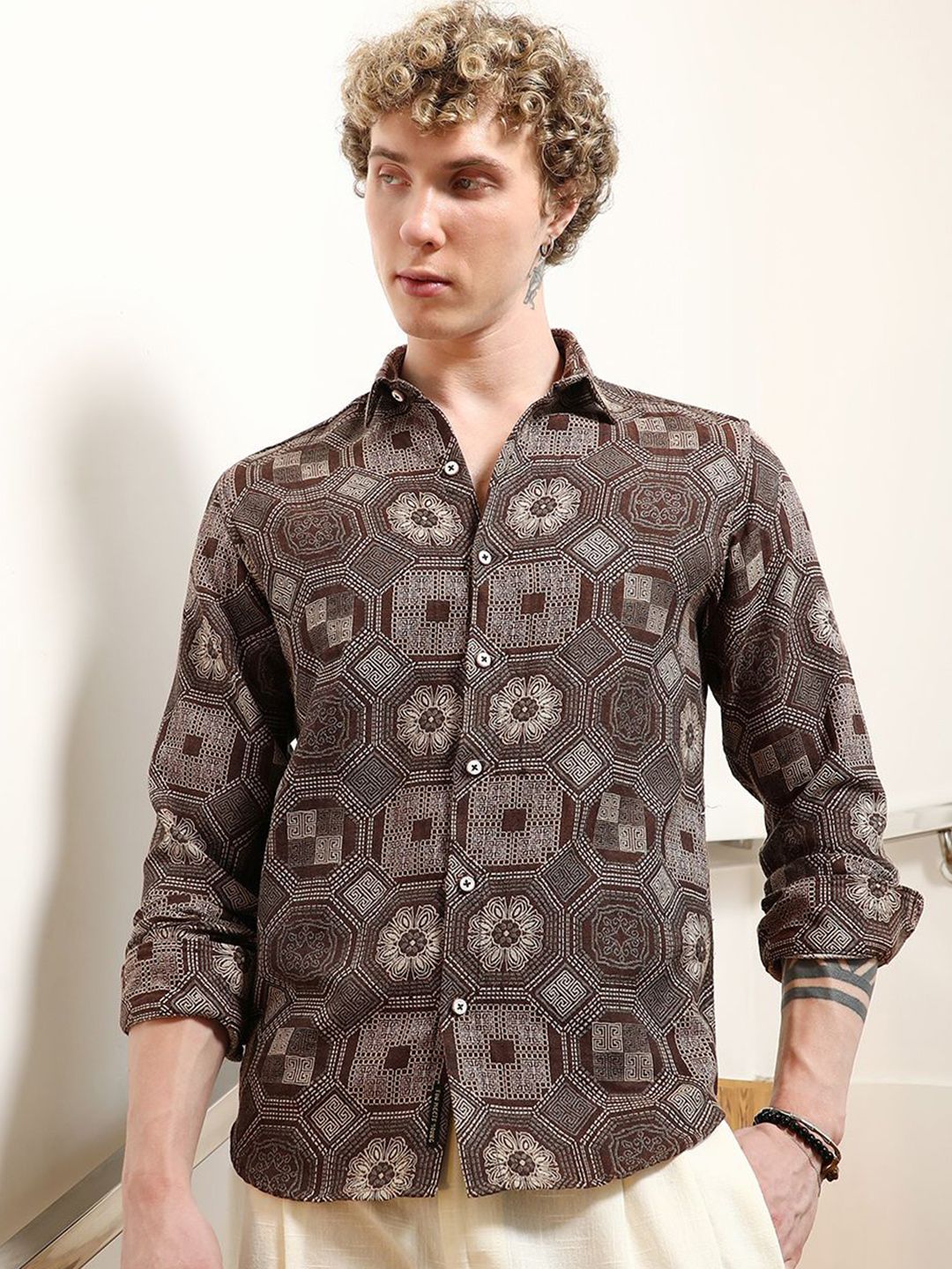Campus Sutra Geometric Printed Casual Shirt